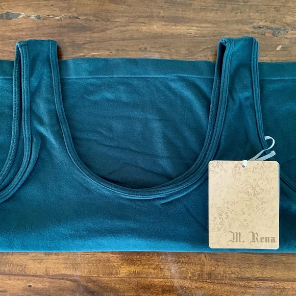 It’s all about blue and green today……super groovy stretch tanks - Picture 5 of 9